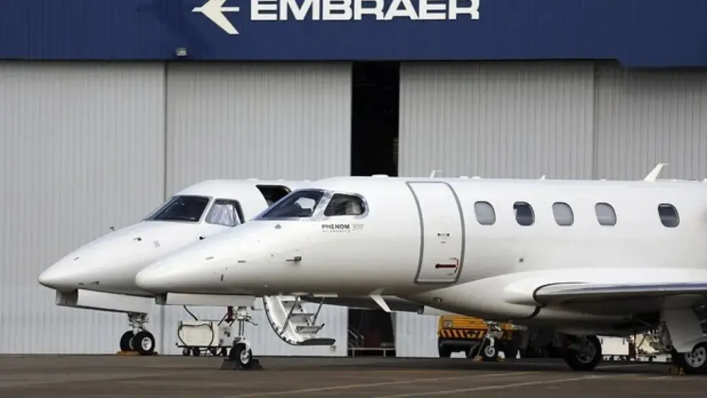 Embraer e FAB fecham contrato de suporte ao KC-390