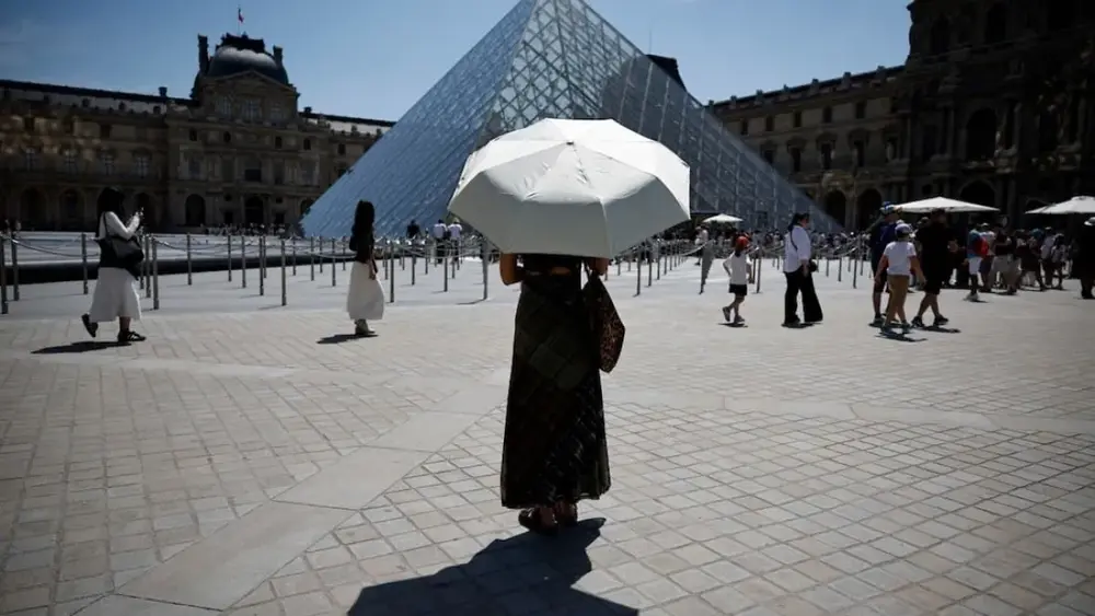 França ativa célula de crise em meio a onda de calor e festa